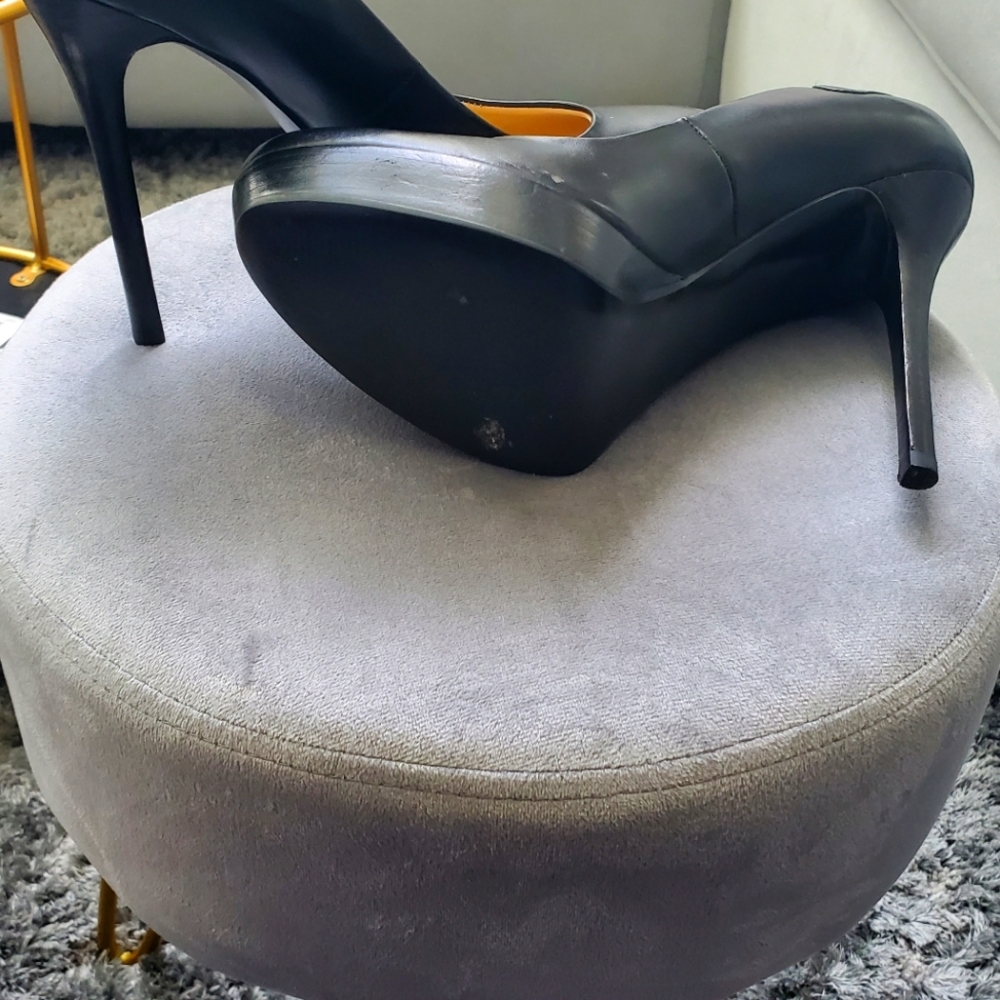 Guess heels with stud in the back